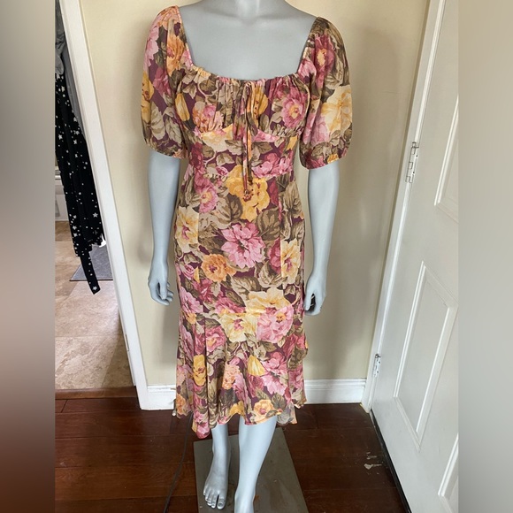 SHOWPO JASALINA MIDAXI DRESS - PUFF SLEEVE DRESS IN CLASSIC FLORAL size 4 - Picture 2 of 7